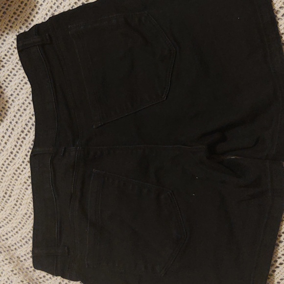 Thread and Others Juniors Black Denim Shorts - Picture 4 of 4